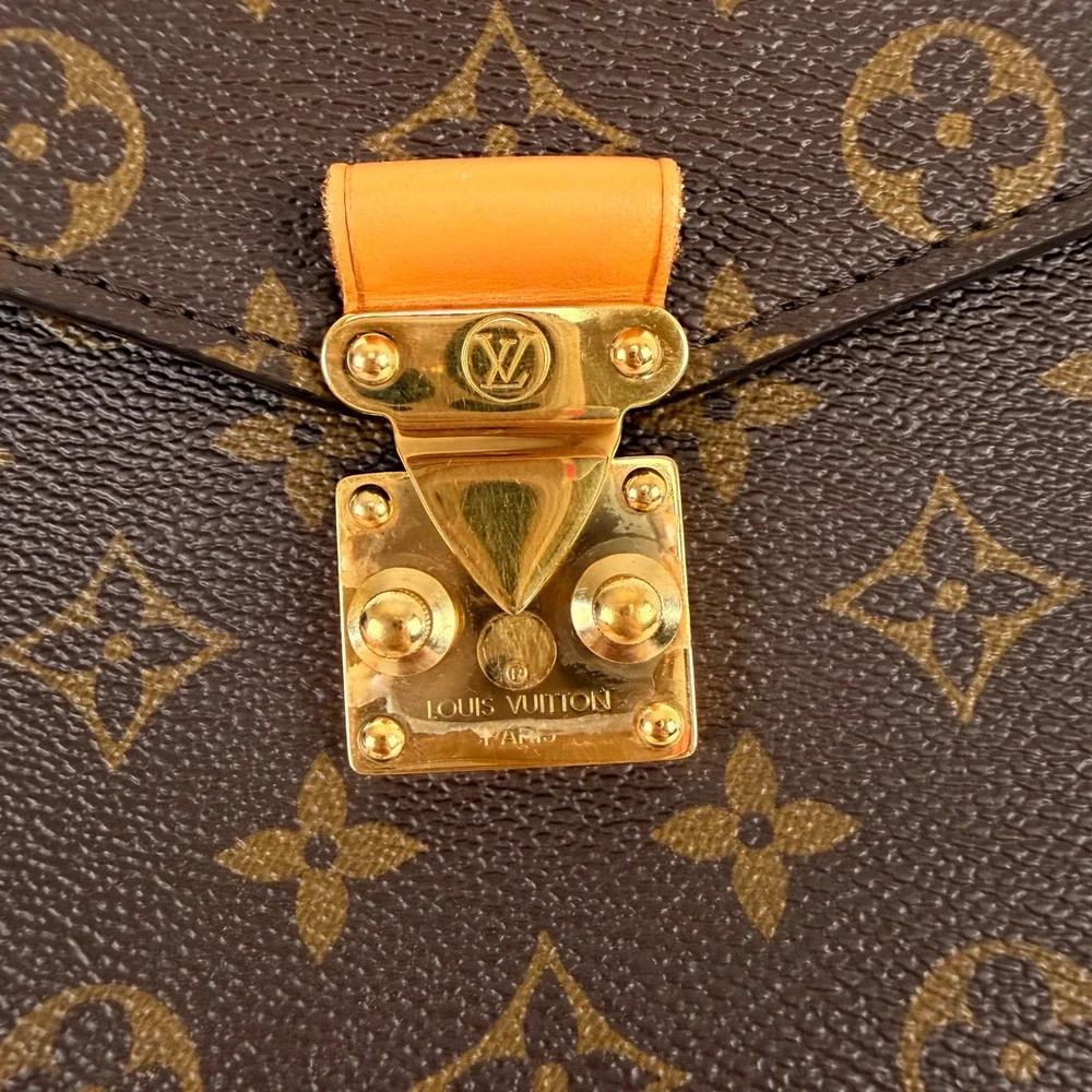Louis Vuitton Pochette Metis Brown Monogram Canvas Crossbody Satchel Classic